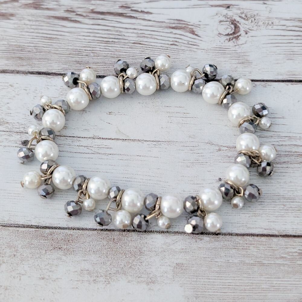 Vintage Stretch Bracelet Faux Pearl & Metallic